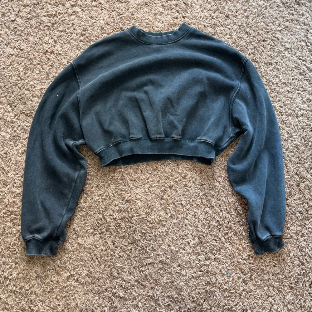 Divided | Black Distressed Cropped Crew Sweatshirt - Picture 2 of 4